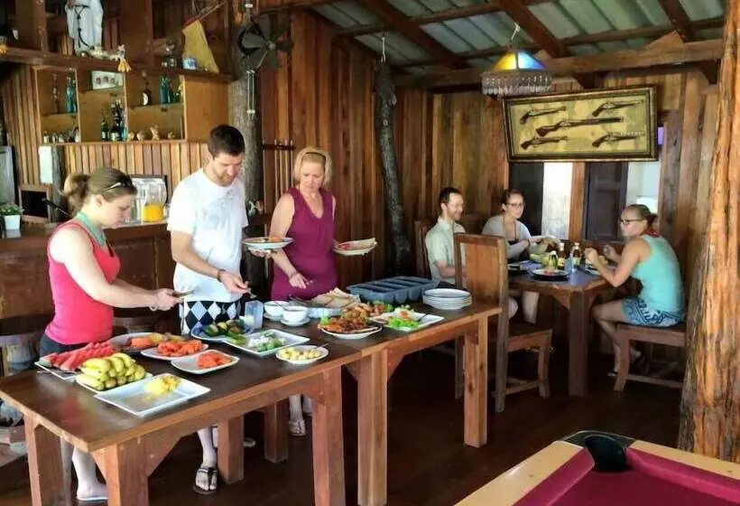 هتل J.holiday Inn Krabi