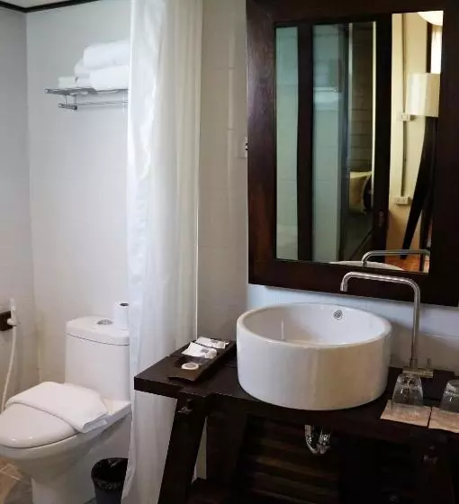 هتل Kampaeng Ngam