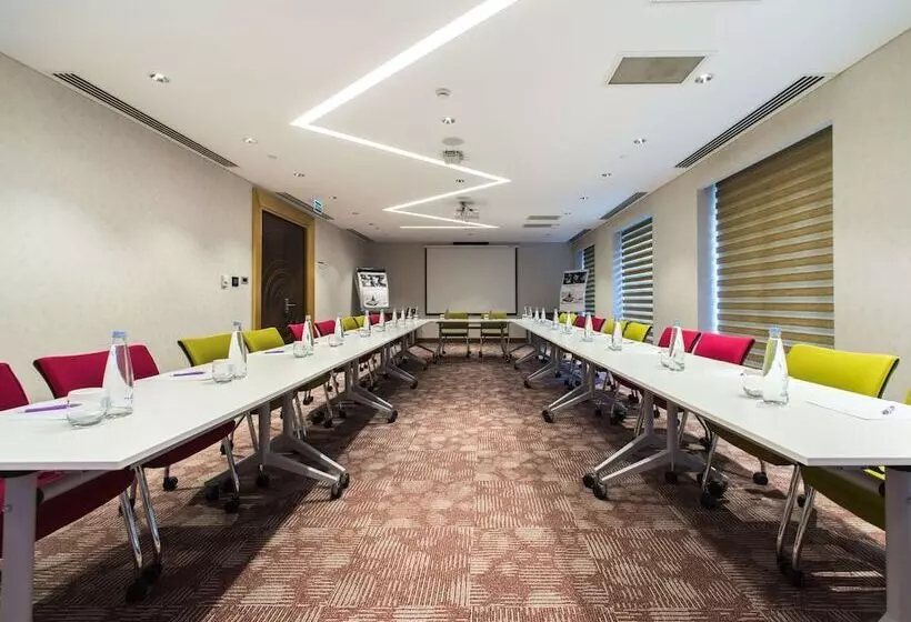 هتل Mercure Tbilisi Old Town