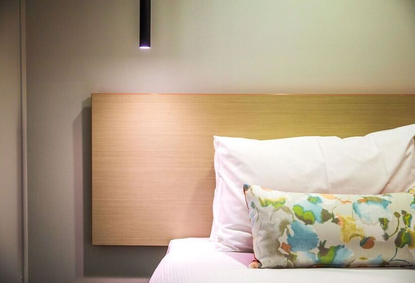 Отель Nightcap At The Ranch