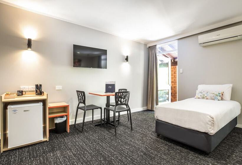 Отель Nightcap At The Ranch