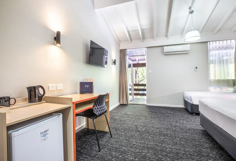 Отель Nightcap At The Ranch