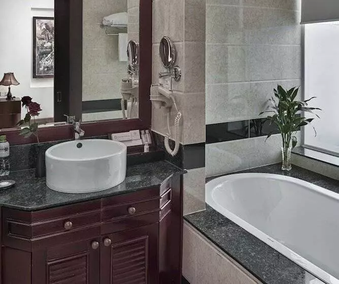 Отель Phnom Penh Katari