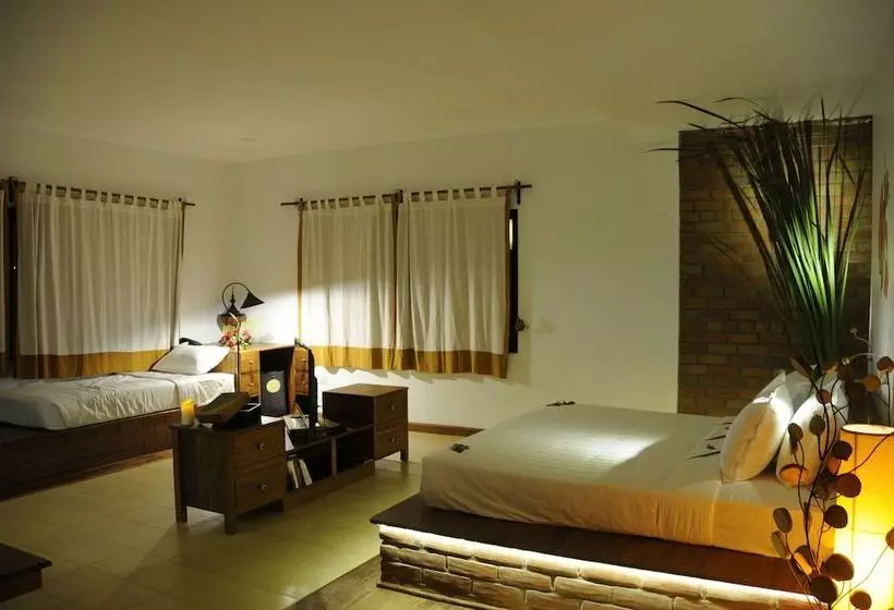 هتل Thanakha Inle