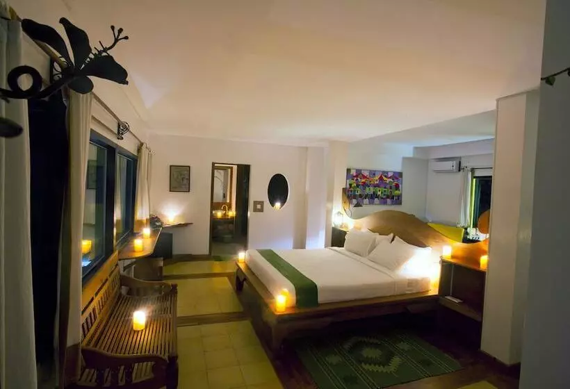هتل Thanakha Inle