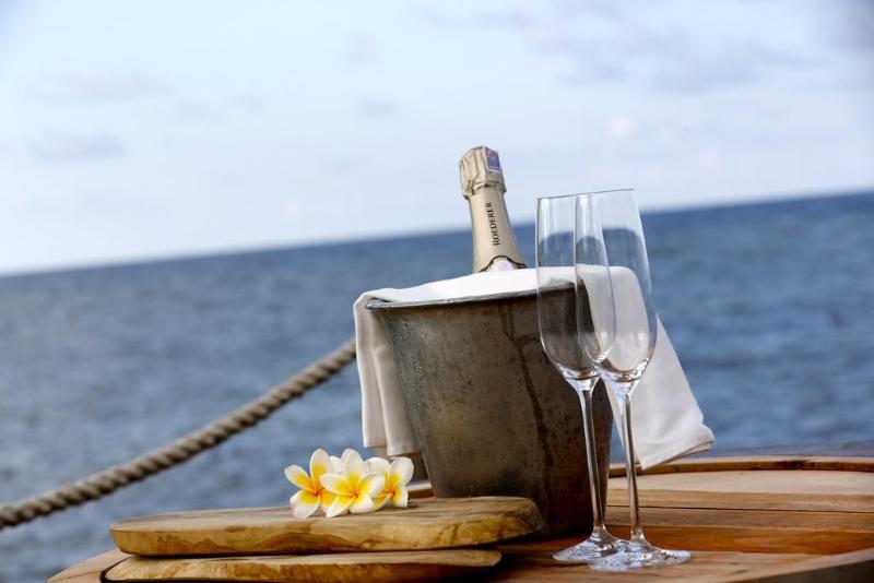 Отель The Lombok Lodge Suites & Private Villas