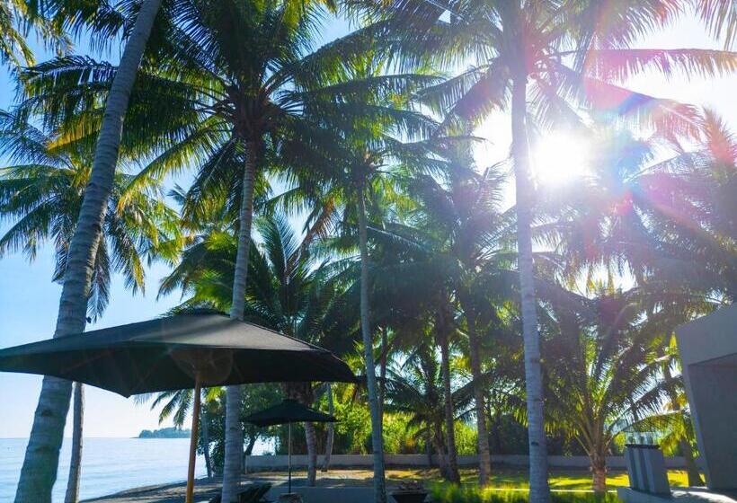 Отель The Lombok Lodge Suites & Private Villas