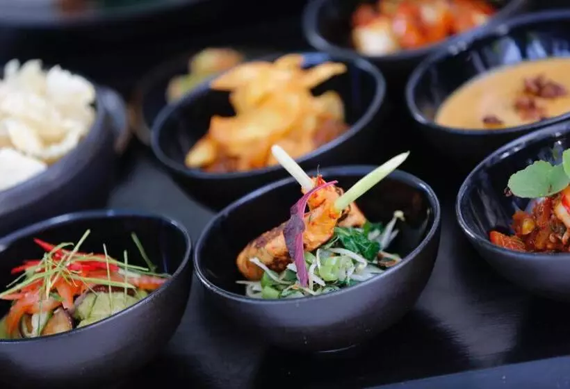 Отель The Lombok Lodge Suites & Private Villas