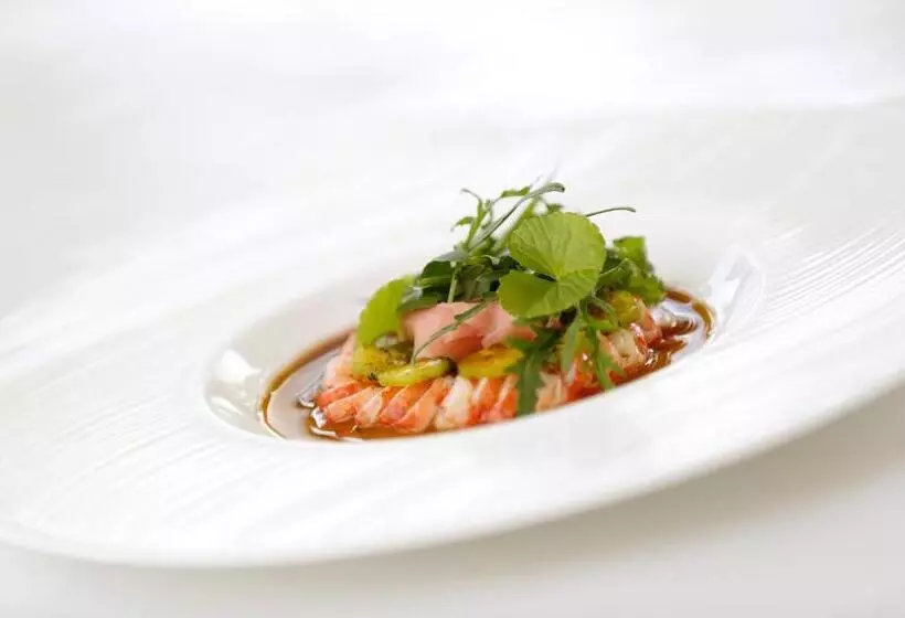 Отель The Lombok Lodge Suites & Private Villas