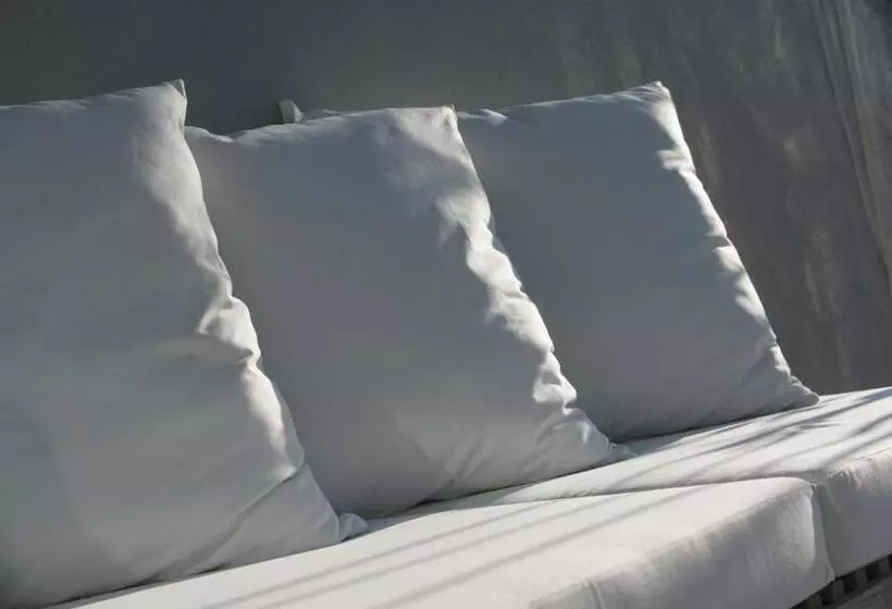 Отель The Lombok Lodge Suites & Private Villas