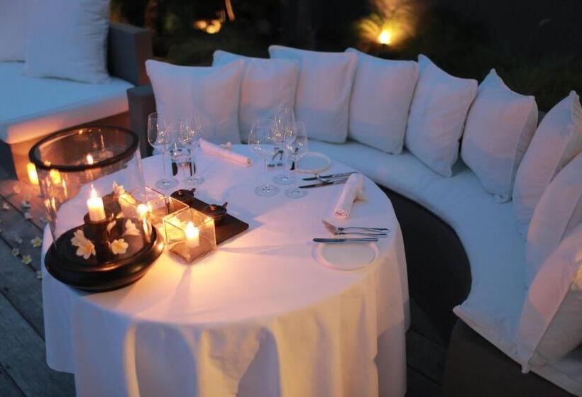 Отель The Lombok Lodge Suites & Private Villas