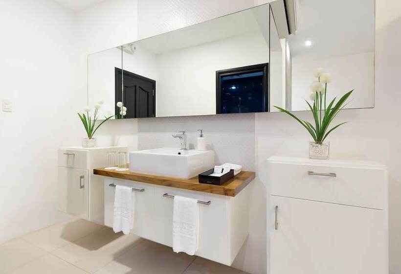 Отель Winds Boutique