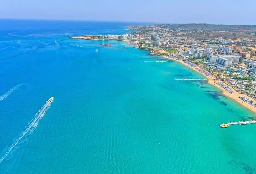 Marlita Beach Hotel Apartments