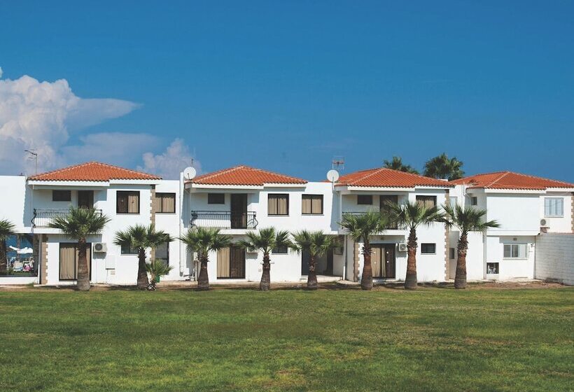 Marlita Beach Hotel Apartments