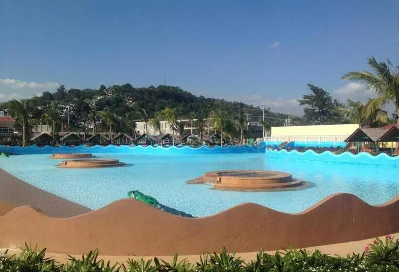 אתר נופש Moonbay Marina The Villas