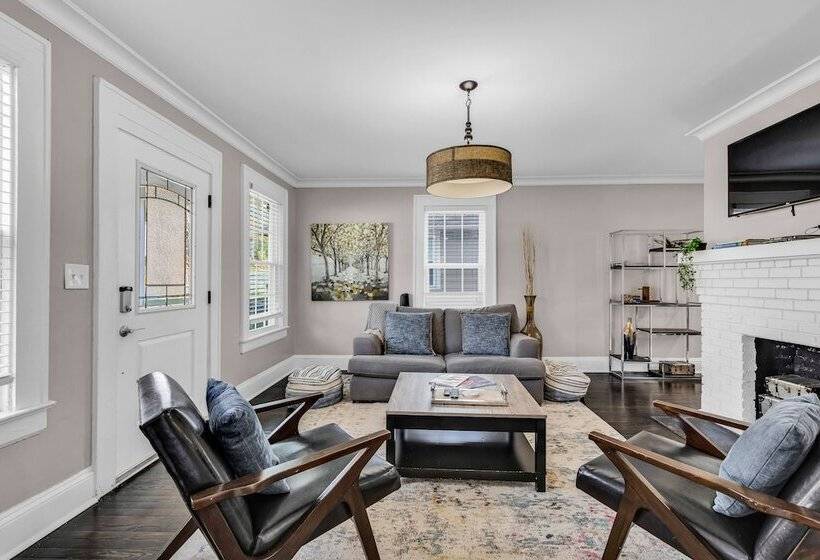 Bright And Modern Close To Everything