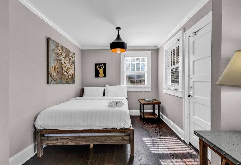 Bright And Modern Close To Everything