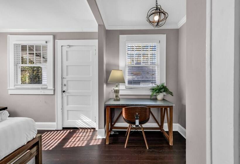 Bright And Modern Close To Everything