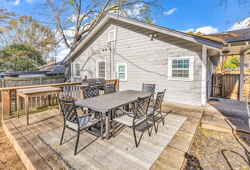 Bright And Modern Close To Everything