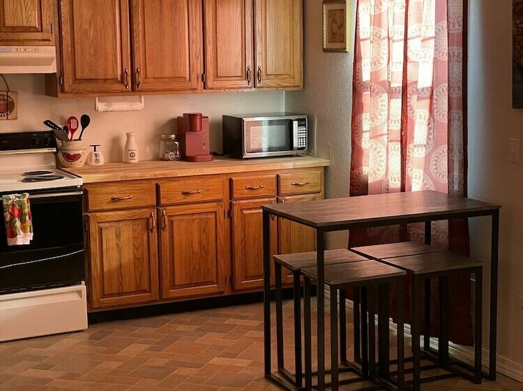 Hardy Vacation Apartments