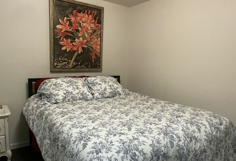 Hardy Vacation Apartments