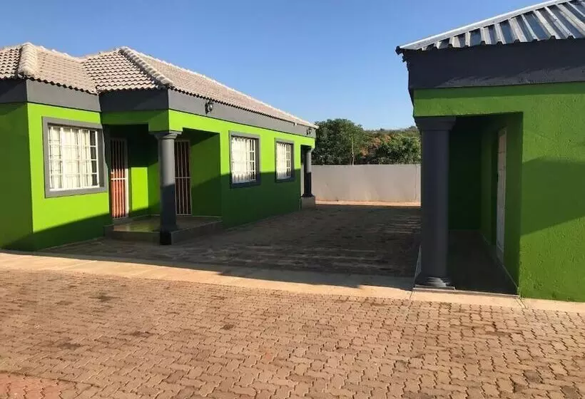 Hotelli 1 Oak Resort