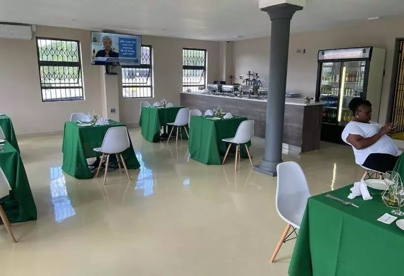 Hotelli 1 Oak Resort