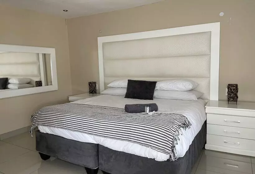 Hotelli 1 Oak Resort