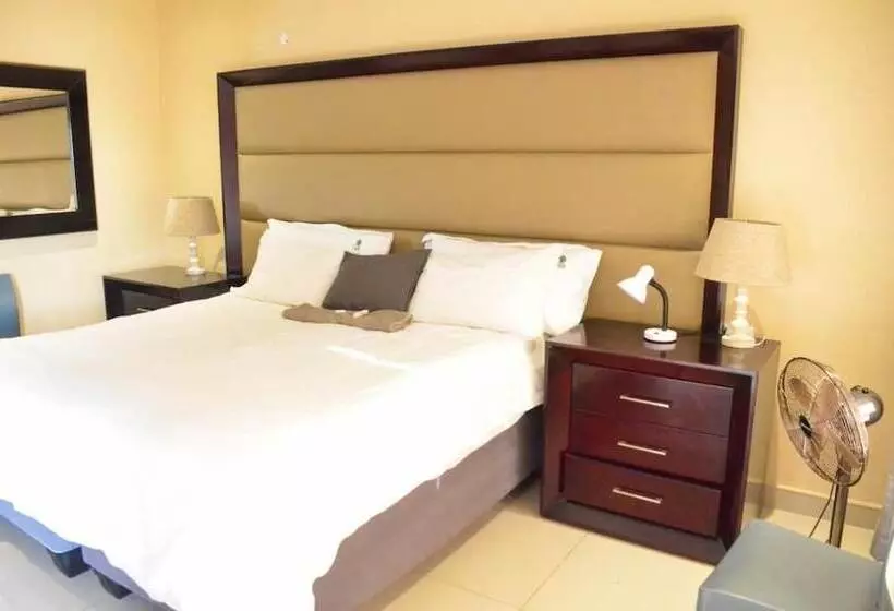 Hotelli 1 Oak Resort