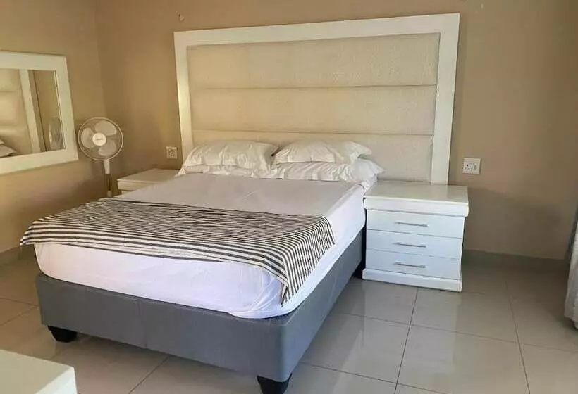 Hotelli 1 Oak Resort