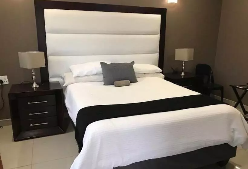 Hotelli 1 Oak Resort