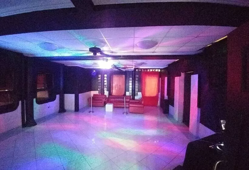 هتل Alicia S Palace