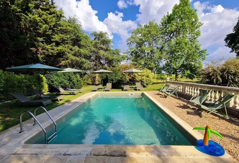 Hotelli Chateau Tanesse De Tourny