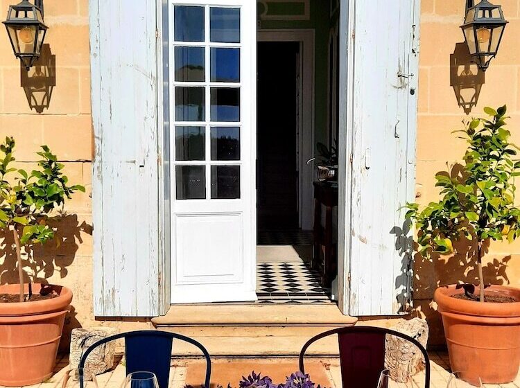 Отель Chateau Tanesse De Tourny