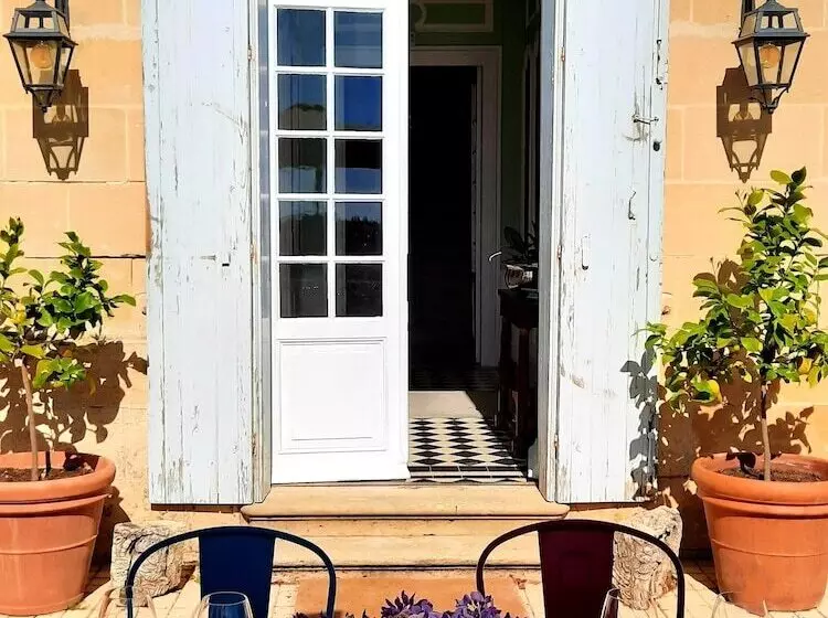 Hotelli Chateau Tanesse De Tourny