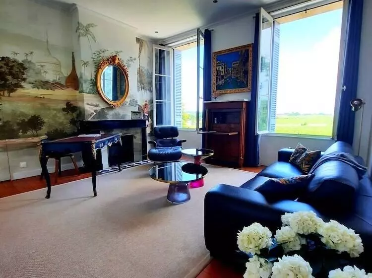 Hotelli Chateau Tanesse De Tourny