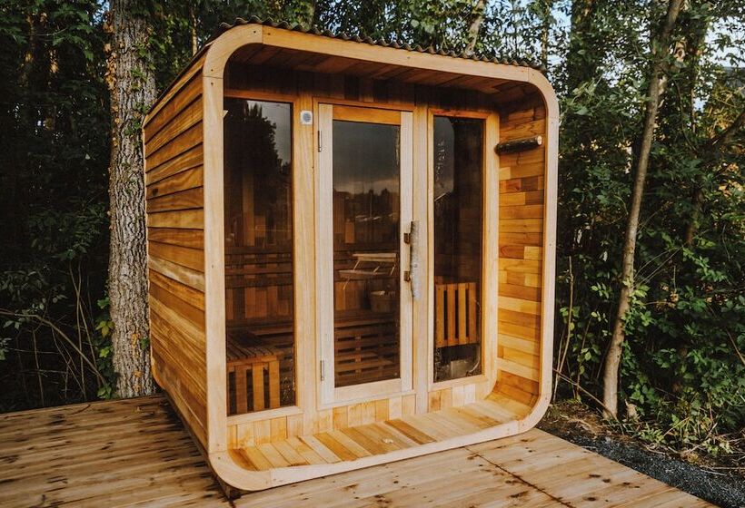 בית מלון כפרי Finger Lakes Treehouse