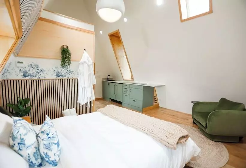 Hotelli Finger Lakes Treehouse