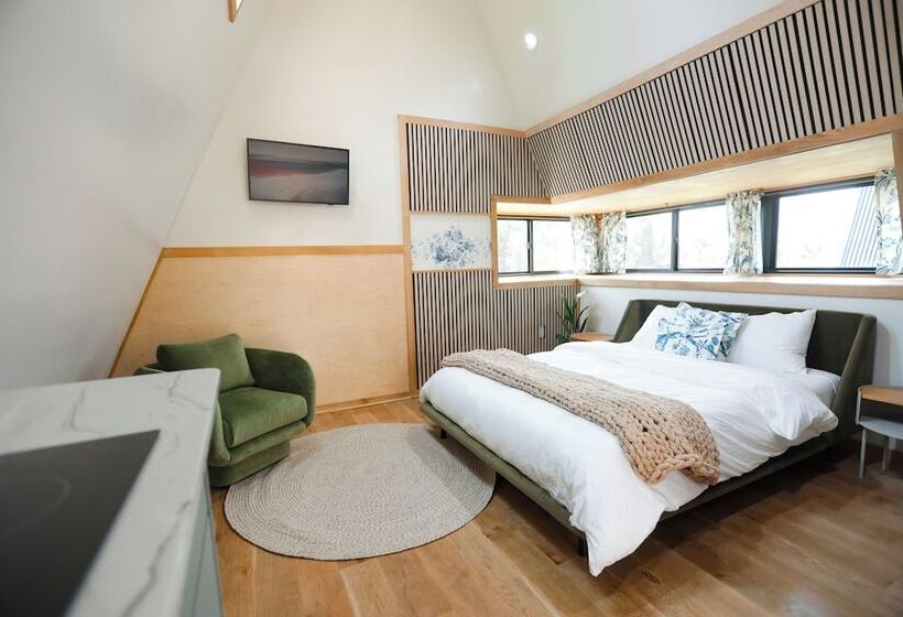 בית מלון כפרי Finger Lakes Treehouse