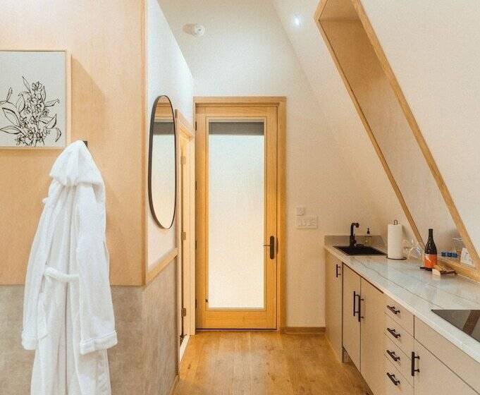 בית מלון כפרי Finger Lakes Treehouse