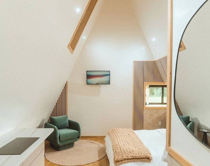 בית מלון כפרי Finger Lakes Treehouse