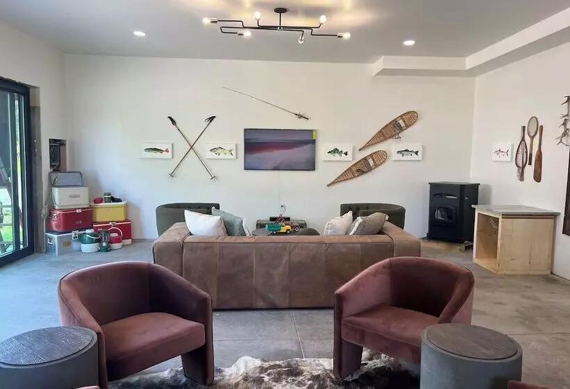 Hotelli Finger Lakes Treehouse