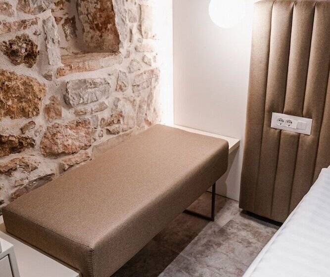 בית מלון כפרי šibenik Palace