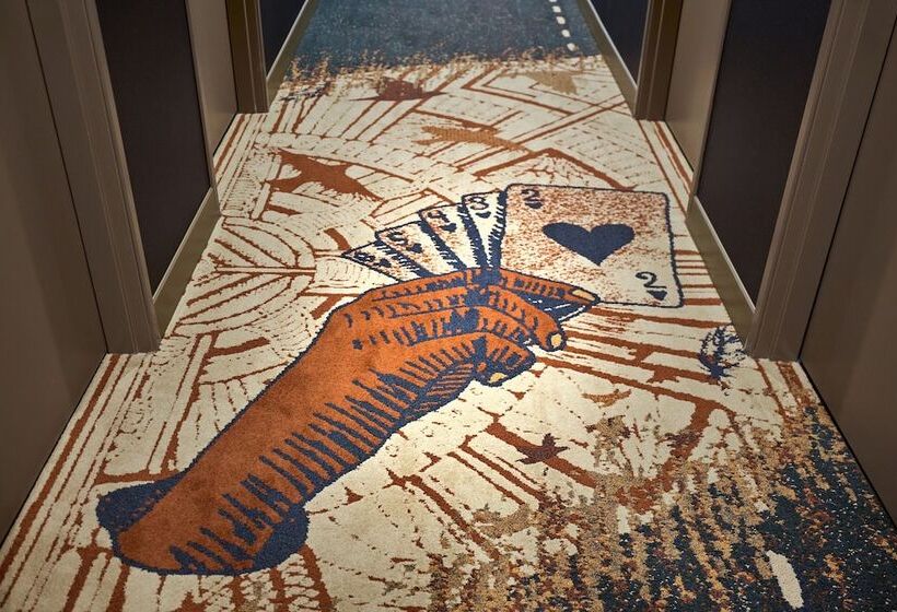 Moxy Charleston Downtown