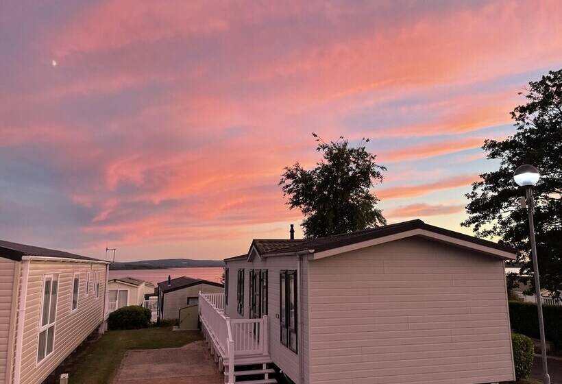 Отель Poole Harbour View Lodge At Rockley Park