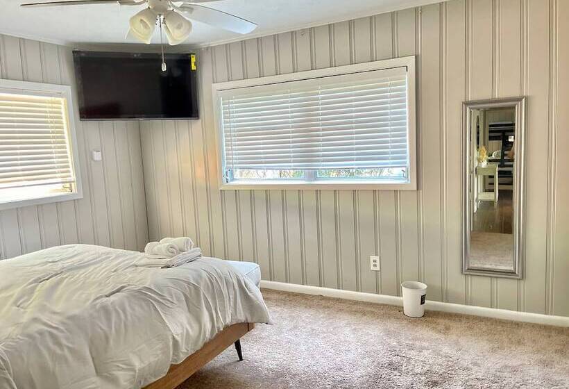 酒店 The Red Cottage Fantastic View Firepit Free Kayaks