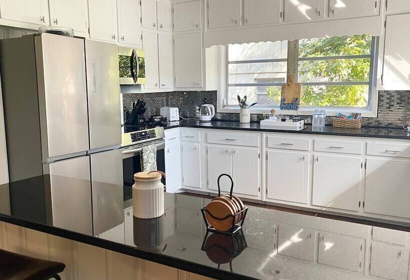 酒店 The Red Cottage Fantastic View Firepit Free Kayaks