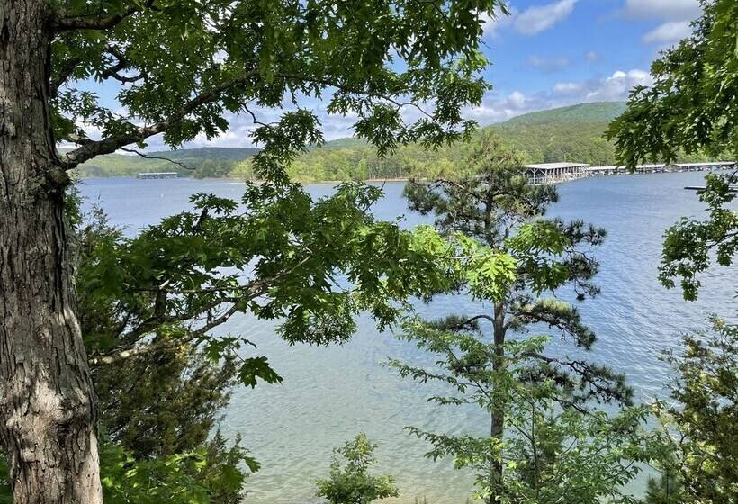 Lake View Three Bedroom, Three Bath Log Sided Cottage With Private Hot Tub Overlooking Lake Ouachita