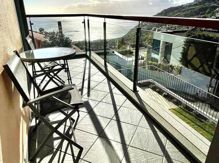 اقامتگاه Beautiful 3 Bed House In Arco Da Calheta