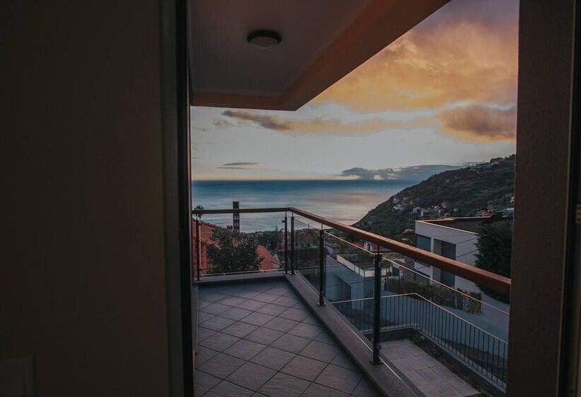 اقامتگاه Beautiful 3 Bed House In Arco Da Calheta